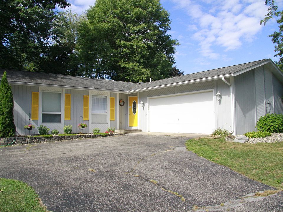 1st image of 1585 Dogwood Dr