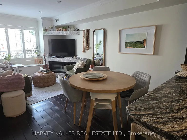 208 Niagara St #68 — Photo 9
