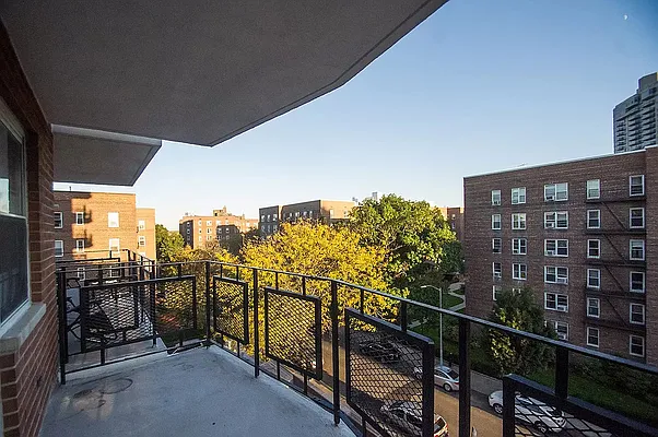 Rented by Rhona Realty | media 15