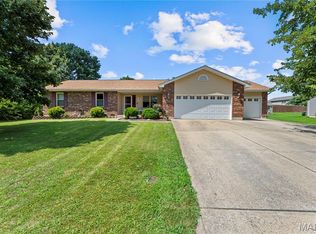 33 Pebblestone Ct, Troy, MO 63379