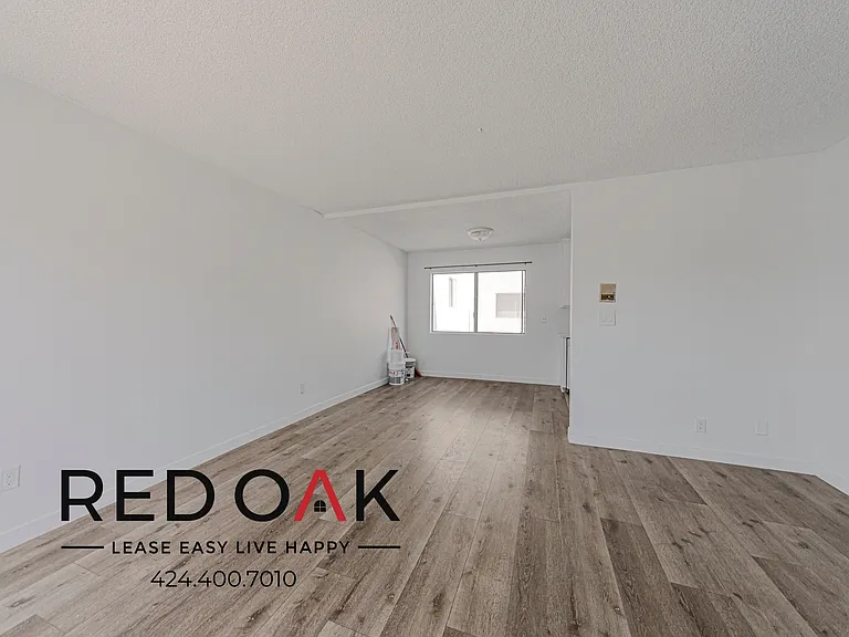 7340 Haskell Ave #104 — Photo 13