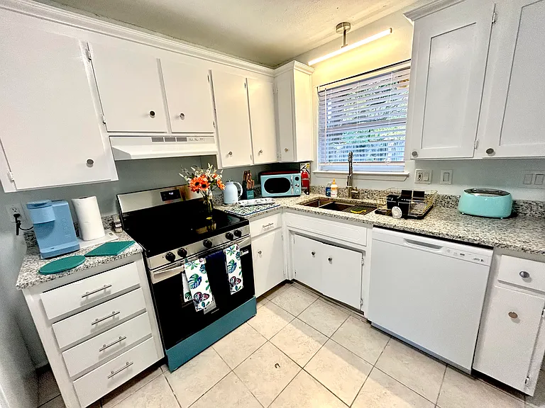 4969 Yacht Harbour Dr — Photo 21
