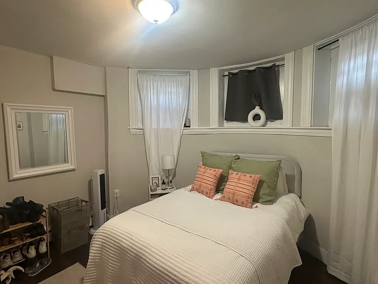 847 Beacon St #9 — Photo 8