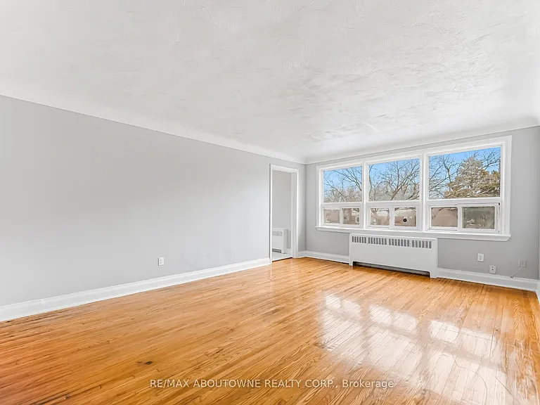 1037 Churchill Ave E #7 — Photo 7