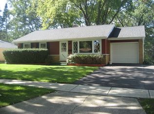 1270 Algonquin Dr, Elgin, IL 60120