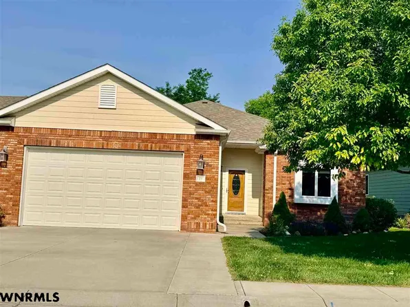 20 Bluestem Dr, Scottsbluff, NE 69361