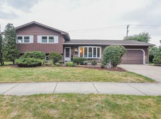 2085 Sapphire Ln, Aurora, IL 60506