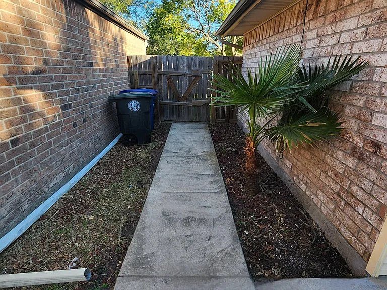 6741 Heavens Gate Dr — Photo 11