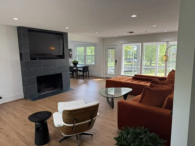 Building Photo - 921 Bobolink Dr