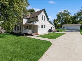 617 Metcalf St, Maxwell, IA 50161