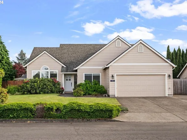 581 SE 9th Ave, Canby, OR 97013