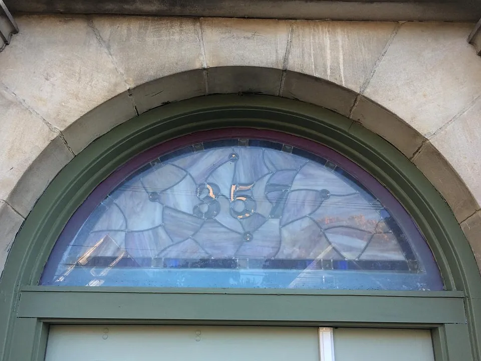 357 Morris - Stained Glass