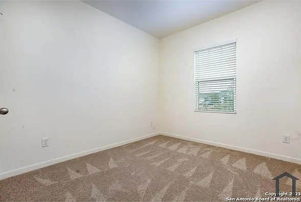12530 Larissa — Photo 12