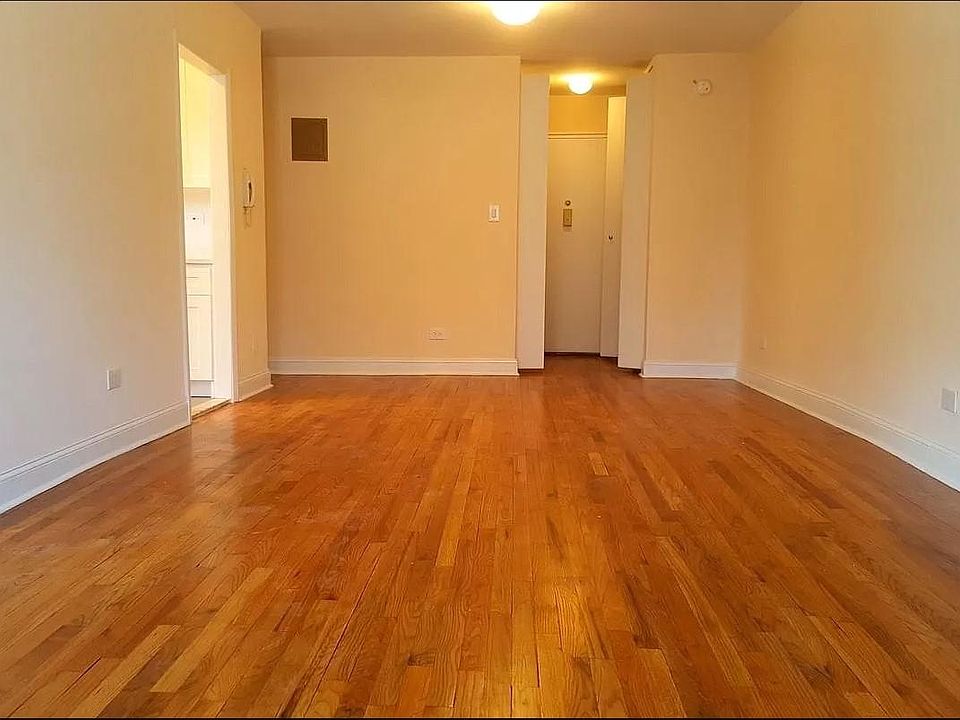 1st image of 142-10 Roosevelt Ave #421