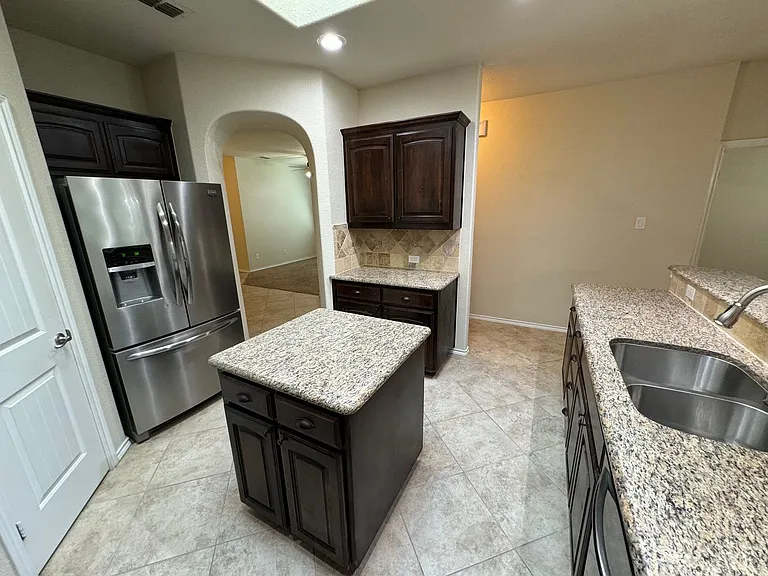 3020 Tamarack Ln — Photo 8