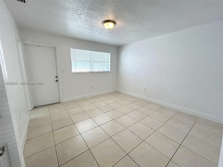 2070 NE 162nd St #4 — Photo 11