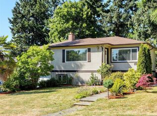 1232 Pearce Cres, Saanich, BC V8X3S9
