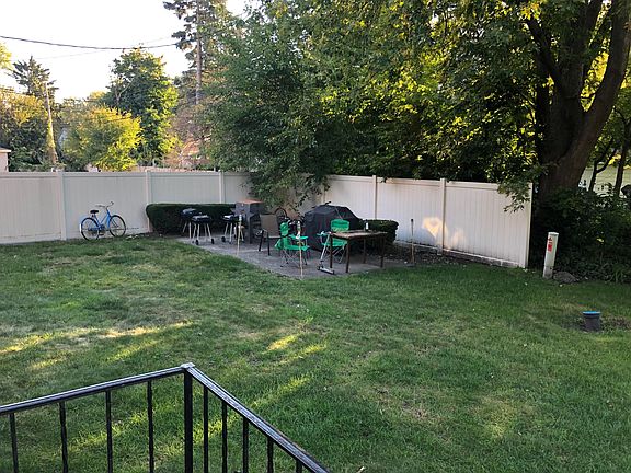 3rd image of 9218 Erie St #3B