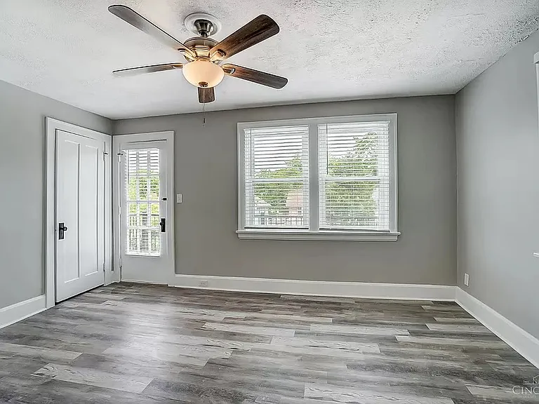 3479 Evanston Ave — Photo 15