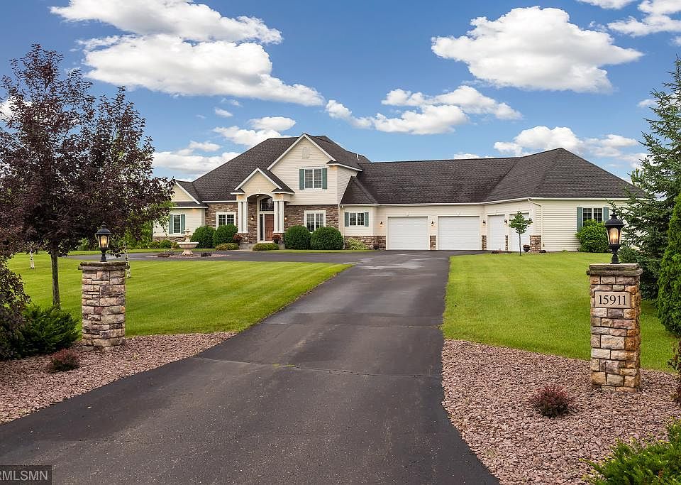 1st image of 15911 Saint Andrews Ct
