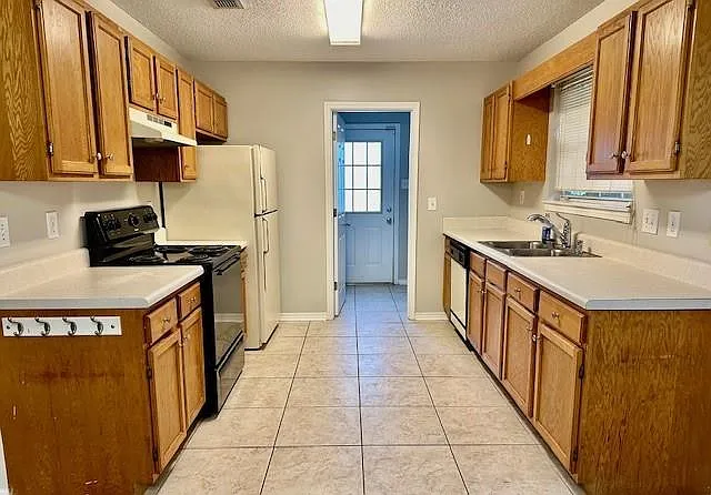 725 Copperfield Dr E — Photo 5