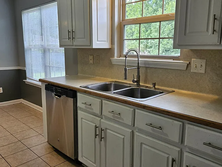 400 Apricot St — Photo 16