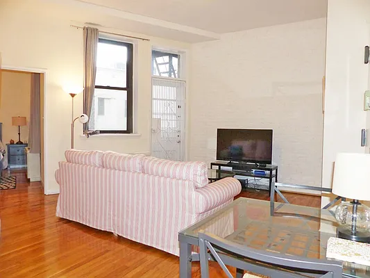 Rented by Immac Realty | media 35