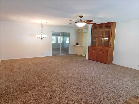 2nd image of 2807 Coggin Ave