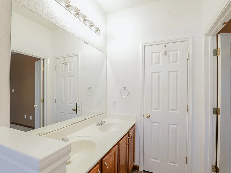 11810 Navasota St — Photo 14