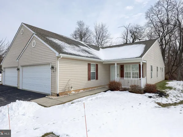 337 Winners Cir, Red Lion, PA 17356