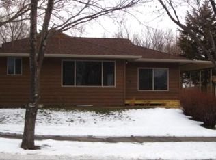 808 N Grand Ave, Pierre, SD 57501