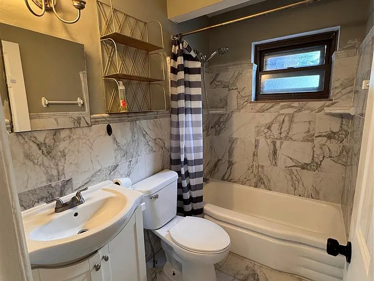 28025 Joan St — Photo 14