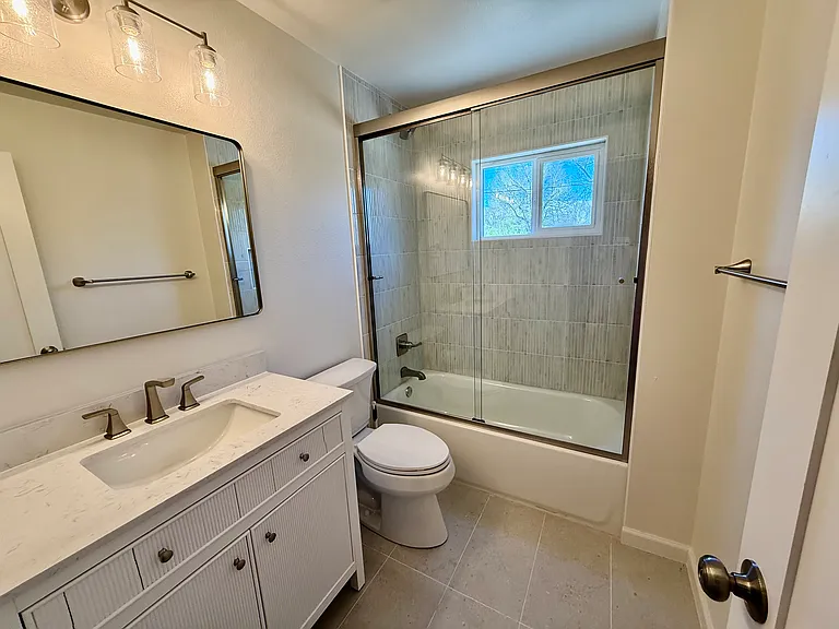 1205 S Grape St — Photo 5