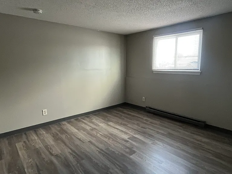 Maplewood Apartments — Photo 33