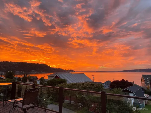 169 Skagit Avenue, Camano Island, WA 98282