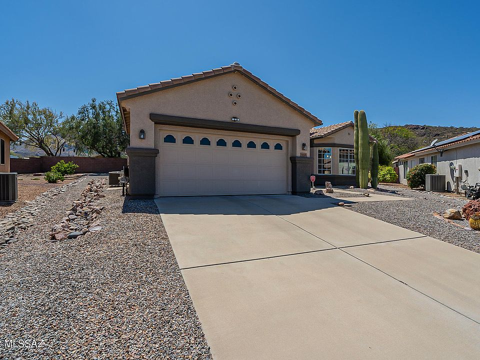 9246 N Crimson Stone Pl, Tucson, AZ 85743