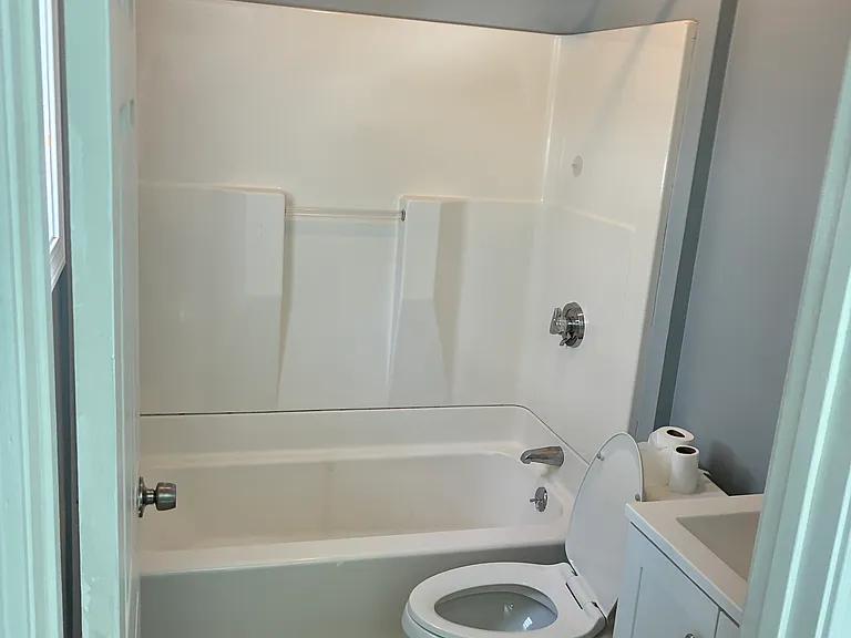 654 3rd St #1 — Photo 2