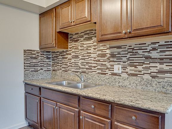 2nd image of 904 S Magnolia Ave APT G