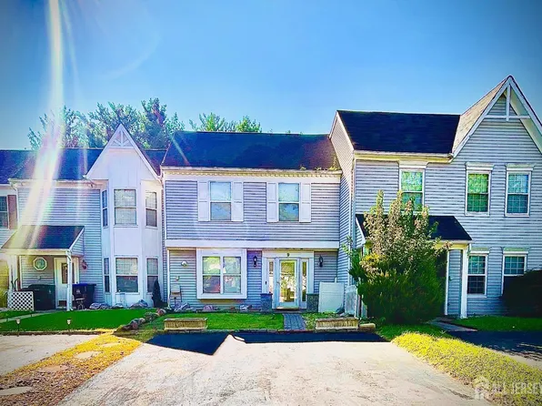 9 Lawry Ct, East Brunswick, NJ 08816
