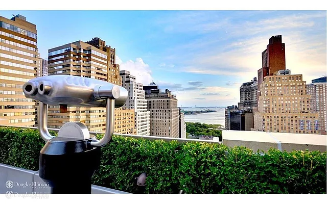 Rented by Douglas Elliman | media 19