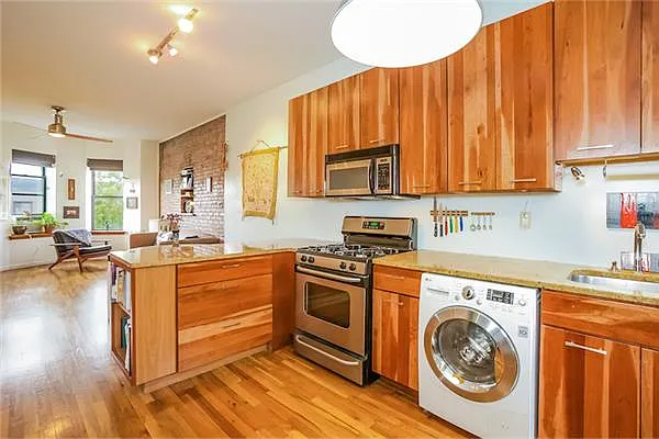 Sold by Avenue Sotheby's International Realty | media 13