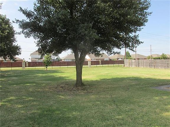 3rd image of 13001 Hillcrest Blvd