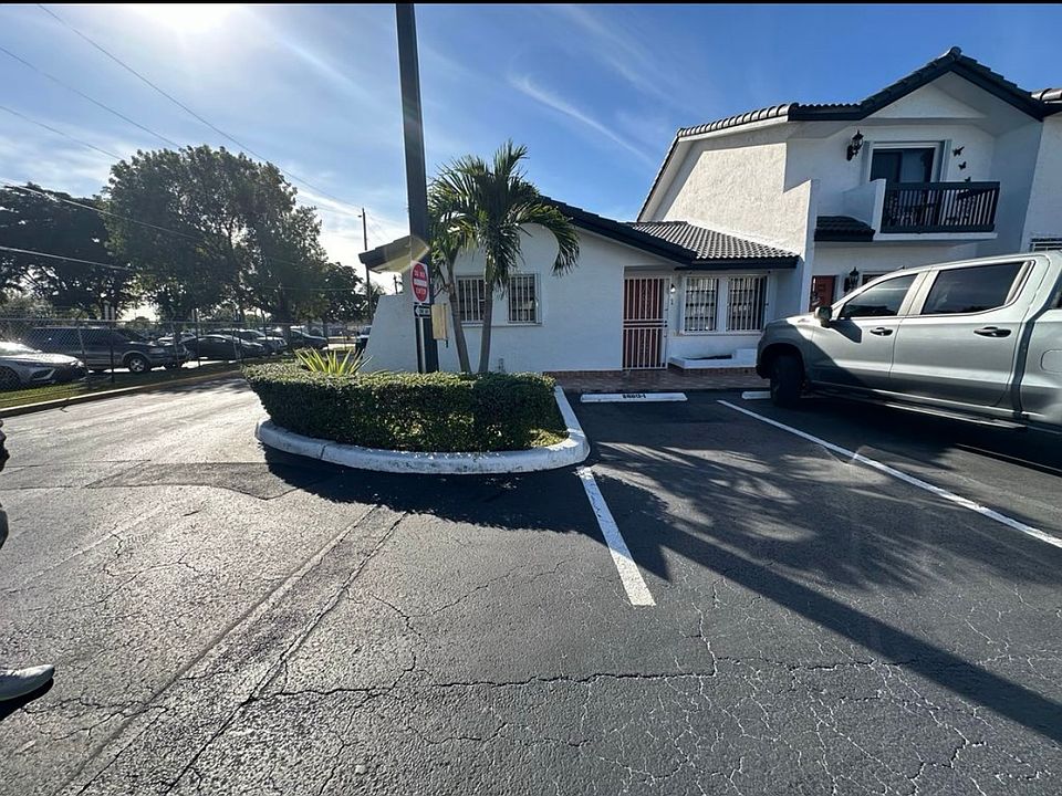 1st image of 11680 NW 1st Ter APT 1