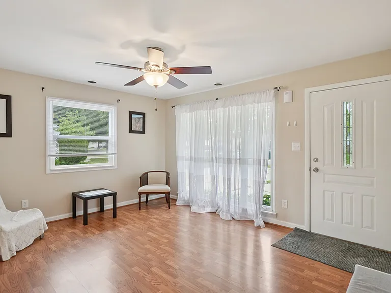 1096 Truwood Dr — Photo 35
