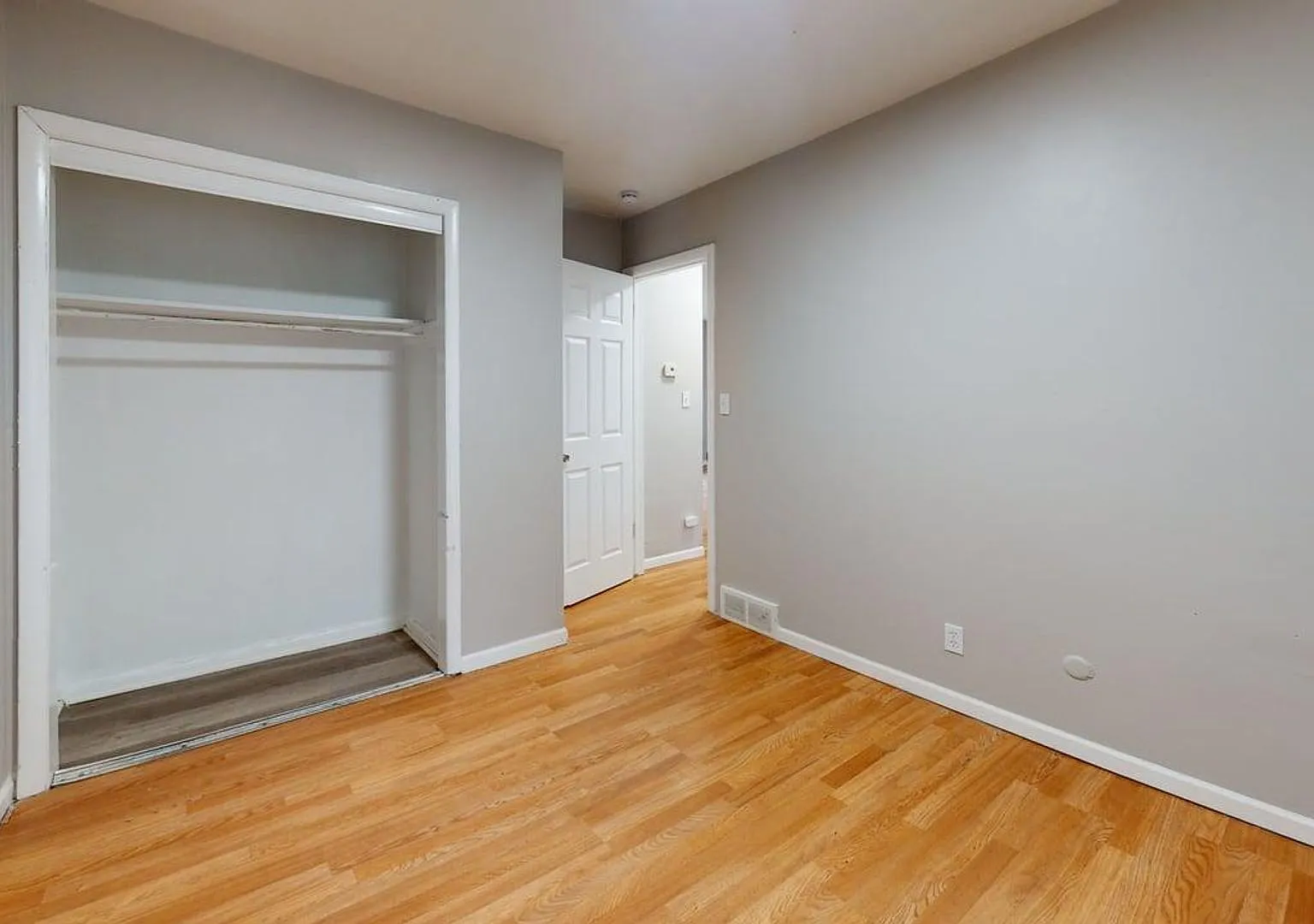 1694 Manchester Rd — Photo 4
