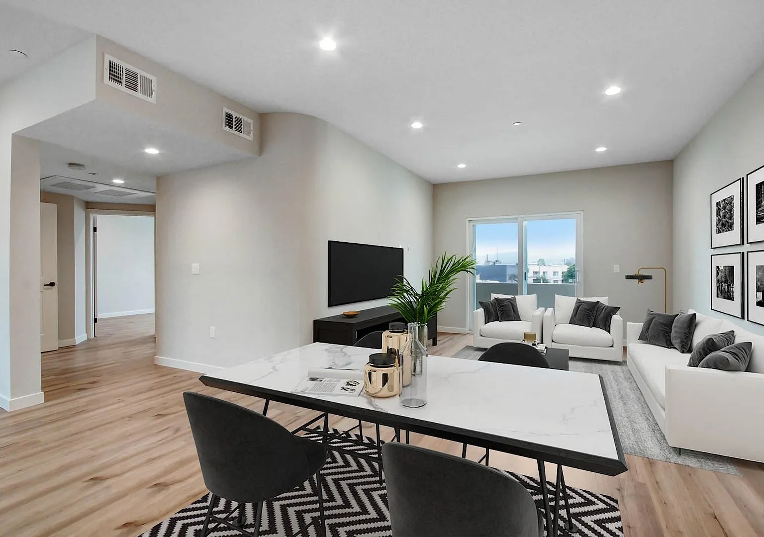 5501 Laurel Canyon Blvd — Photo 3