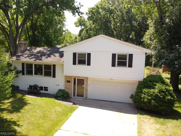 16401 Temple Dr S, Minnetonka, MN 55345