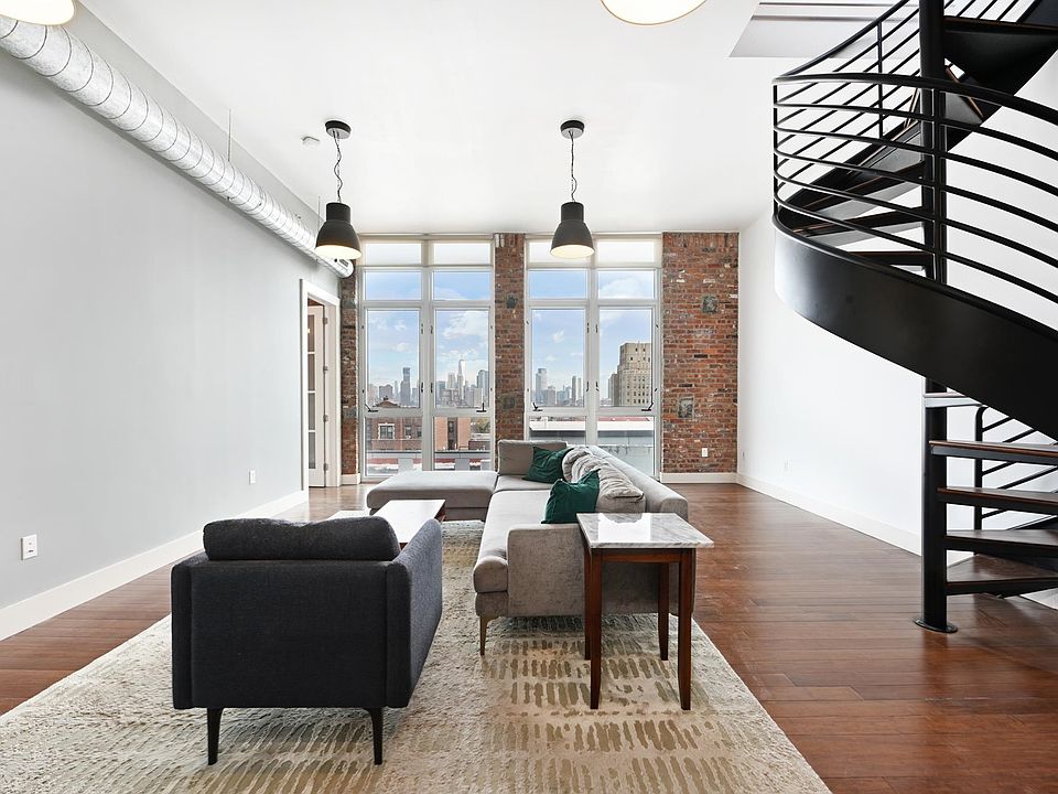 1st image of 650 Montgomery St APT 505