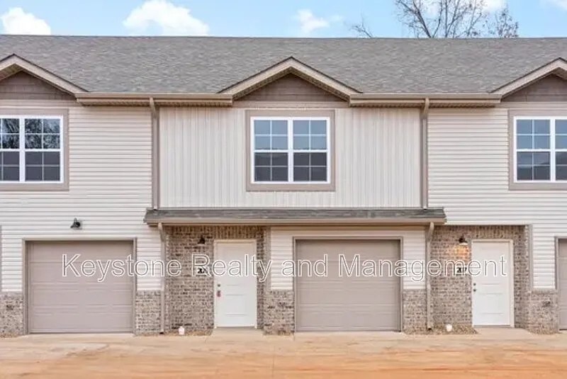 940 Britton Springs Rd #305
