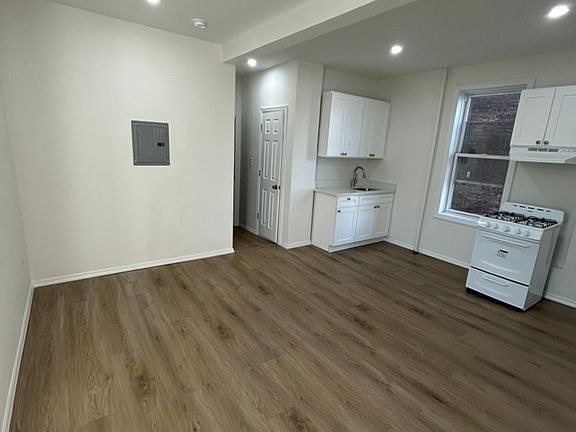 3rd image of 40-44 4th St #221141574